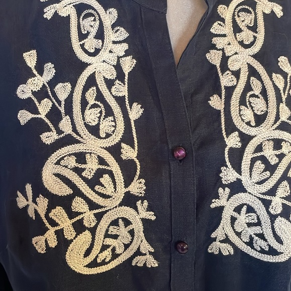 [Zoe D] Navy/White Embroidered Linen Blouse - Size Large - Picture 2 of 4